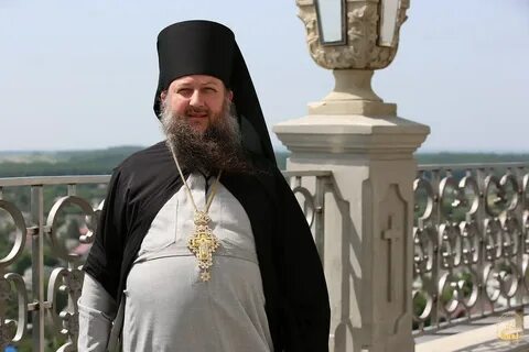Лавра настоятель
