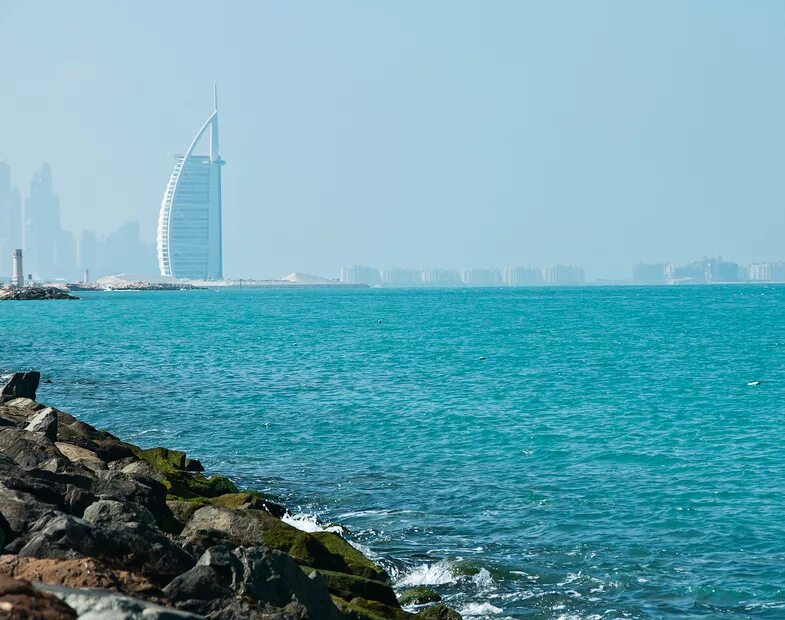 Дубай климат. Море в Дубае в феврале. Дубай ОАЭ фото февраль. Море в Дубаях конец февраля. Погода в дубае сегодня вода