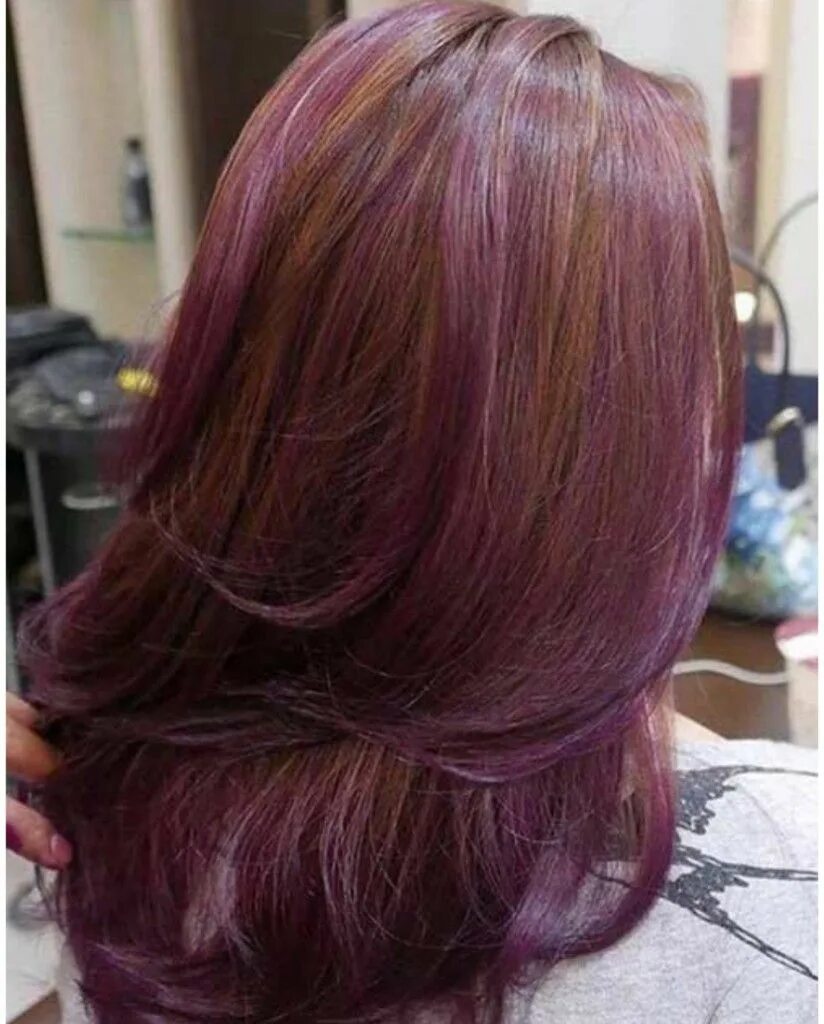 Фиолетовый рыжий какой цвет. Рыжий цвет волос с фиолетовыми прядями. Рыже фиолетовые волосы. Крсснофиолетовые волосы. Красно фиолетовые волосы.