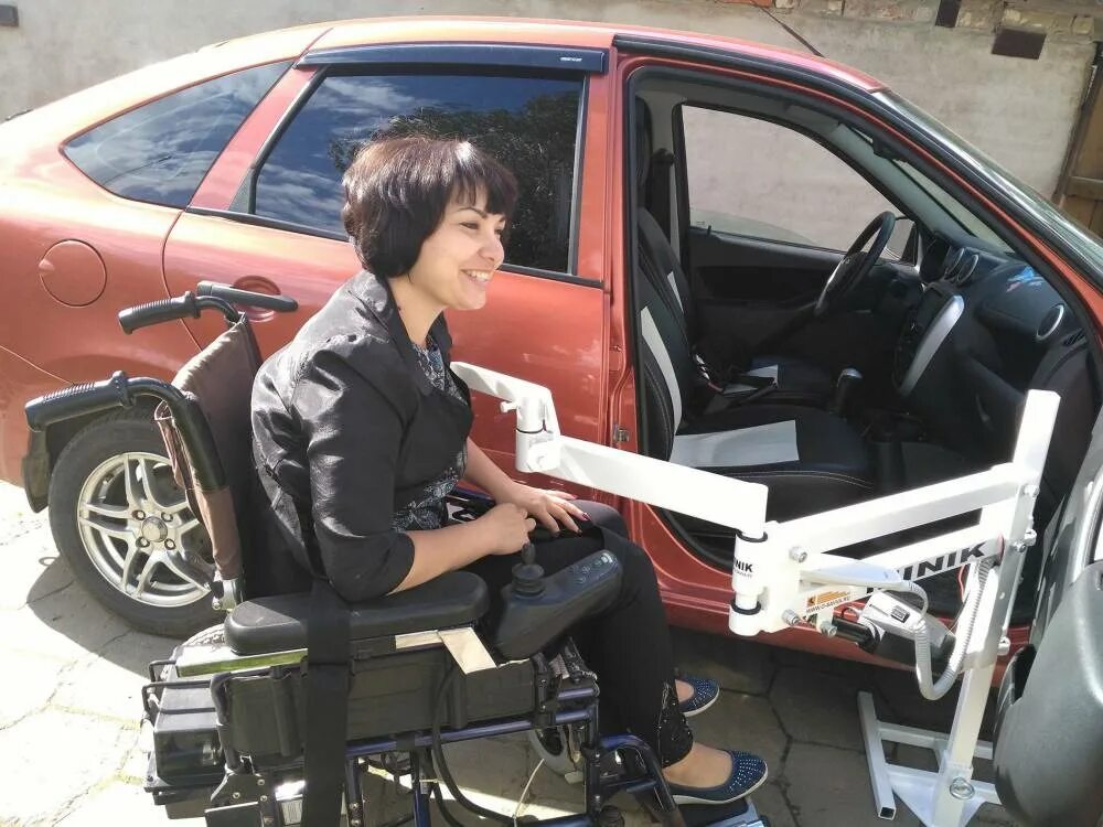 Где купить машину инвалиду. Автомобильный подъемник для инвалидов o-Savva 120. Миник для инвалидов автоподъемник. Универсальный электрический подъемник для инвалидов minik.