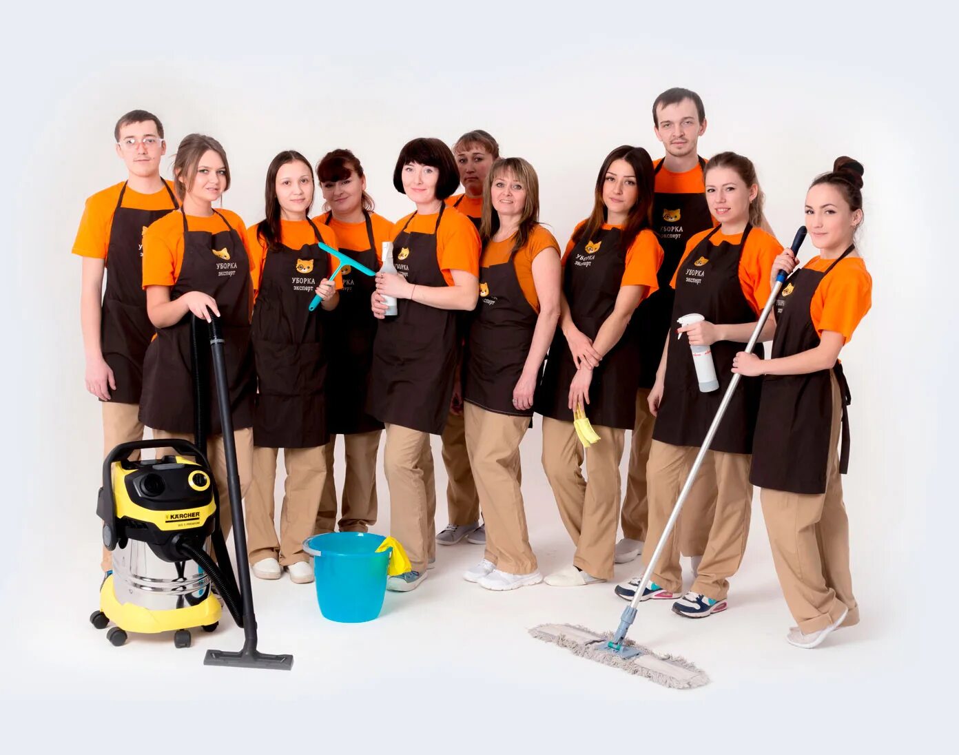 Клининг отзывы работников. Клининговая компания. Униформа для клининговой компании. Клининг уборка. Клининговая компания.