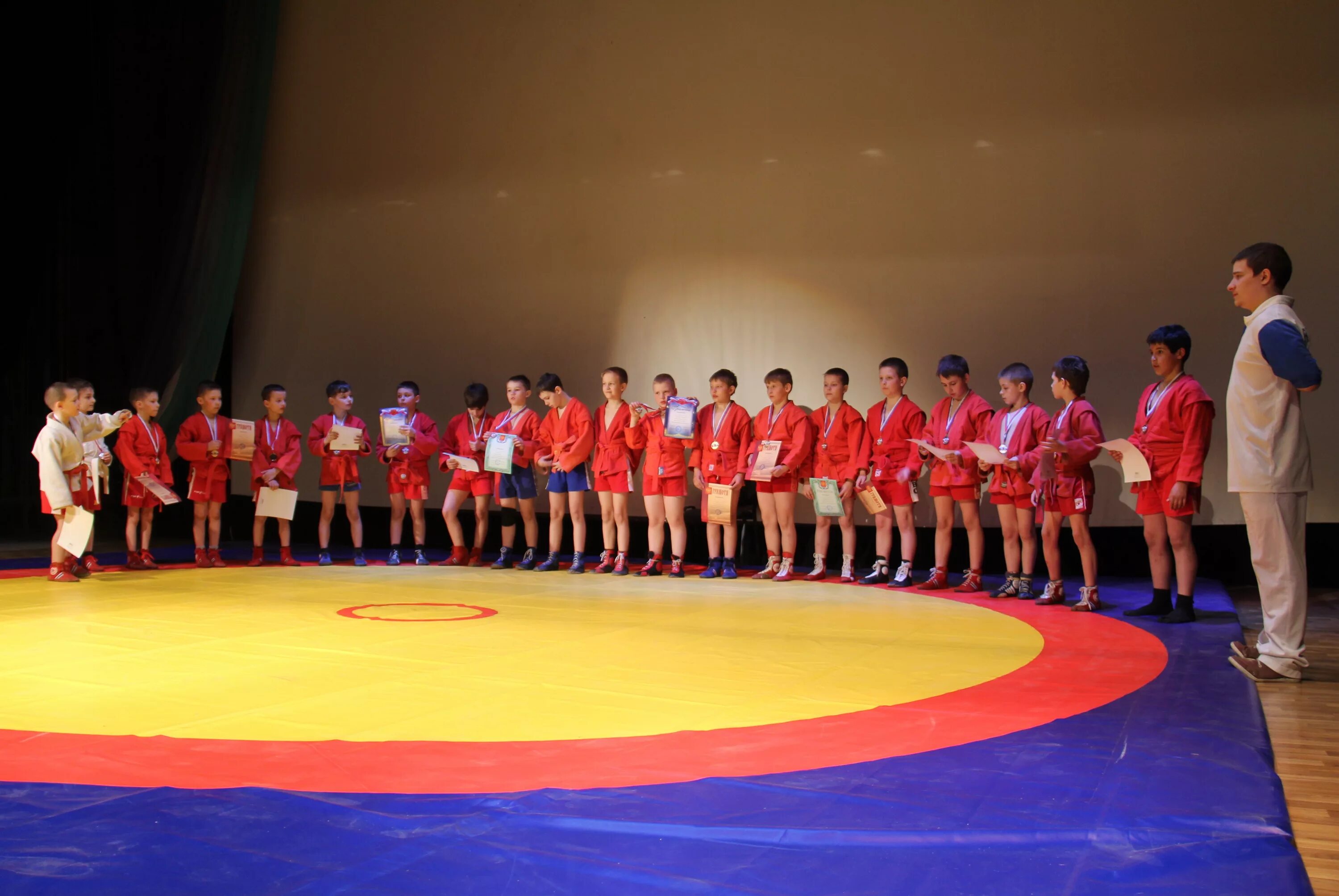 Самбист лыткарино максим. Лыткарино спорт. Самбо лыткарино. Дзюдо в лыткарино. Кириллов денис владимирович самбо лыткарино.