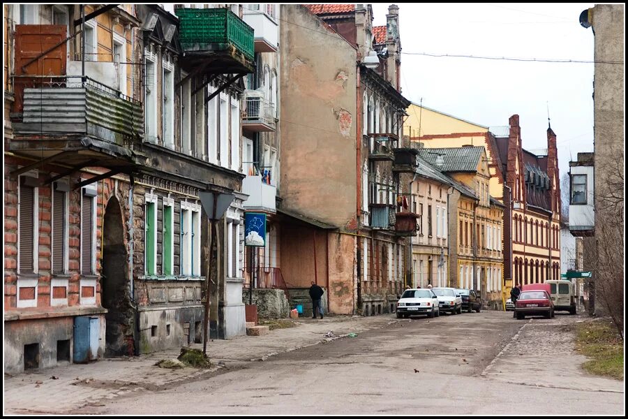 Город черняховск улица тельмана. Улицы черняховска. Черняховск калининградская улица. Черняховск театральная площадь. Черняховск улица гагарина 10 фото.