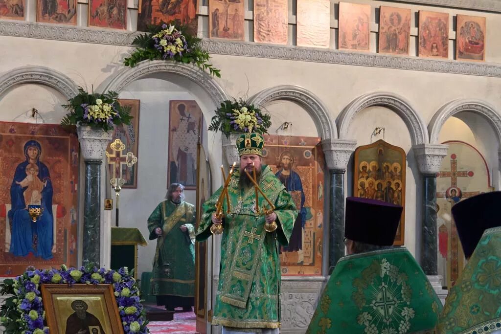 храм прп василия исповедника в москве. соборование в церкви василия исповедника у рогожской заставы. настоятель новоспасского монастыря дионисий с патриархом. храм василия исповедника у рогожской заставы расписание. пасха рогожская застава.