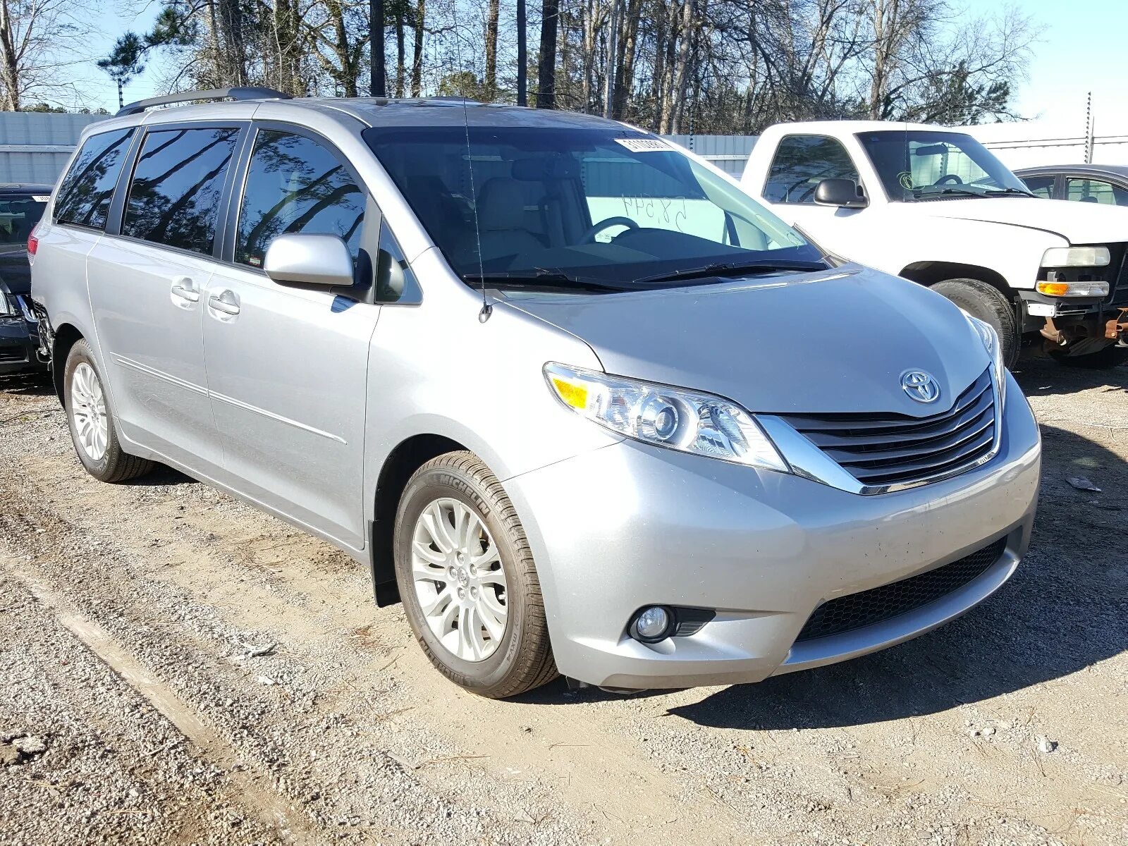 Toyota Sienna XLE. Тойота Сиена 2013. Тойота Сиена американский выпуск. Тойота Сиена 23 года выпуска.