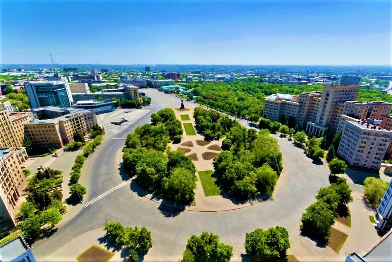 Central area. Харьков площадь свободы. Харьков Центральная площадь. Город Харьков площадь свободы. Центр Харькова площадь свободы.