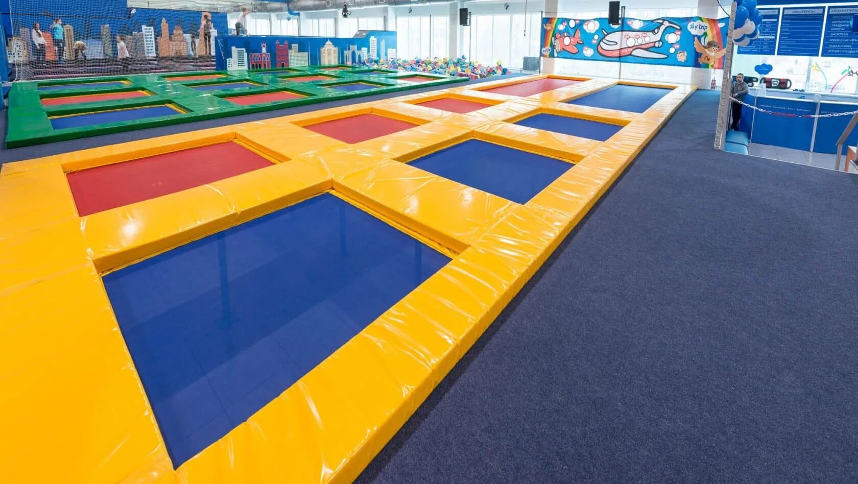 прыгалки батутный центр нижний новгород. олимп нижний новгород батутный центр. батутный центр в перми sky trip. невесомость батутный центр москва. активити парк вверх нижний новгород.