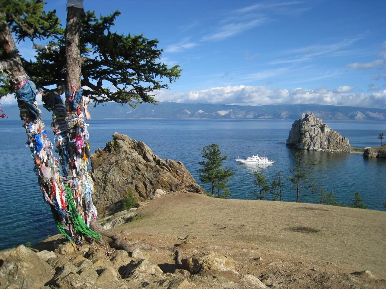 ольхон байкал. байкал листвянка лед. остров ольхон туристы. экскурсии на озеро байкал. озеро байкал экскурсии.