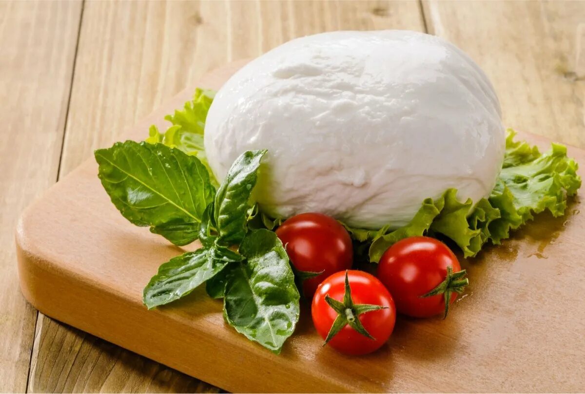 Моцарелла. Моцарелла mozzarella. Итальянский сыр. Моцарелла и брынза. Моцарелла итальянские сыры.