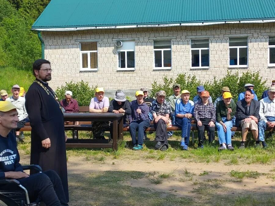 Возрождение нации. Поселок Возрождение. Корнеев Слава поселок Возрождение. Директор Веневского пни.