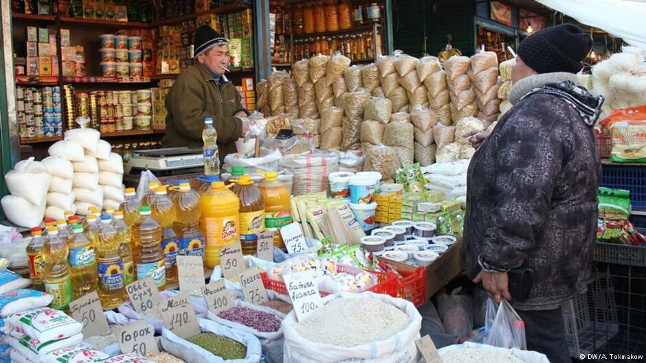 Киргизия дешево. Киргизия рынок. продукты кыргызстан. продуктовый базар кыргызстан. кыргызские продукты.