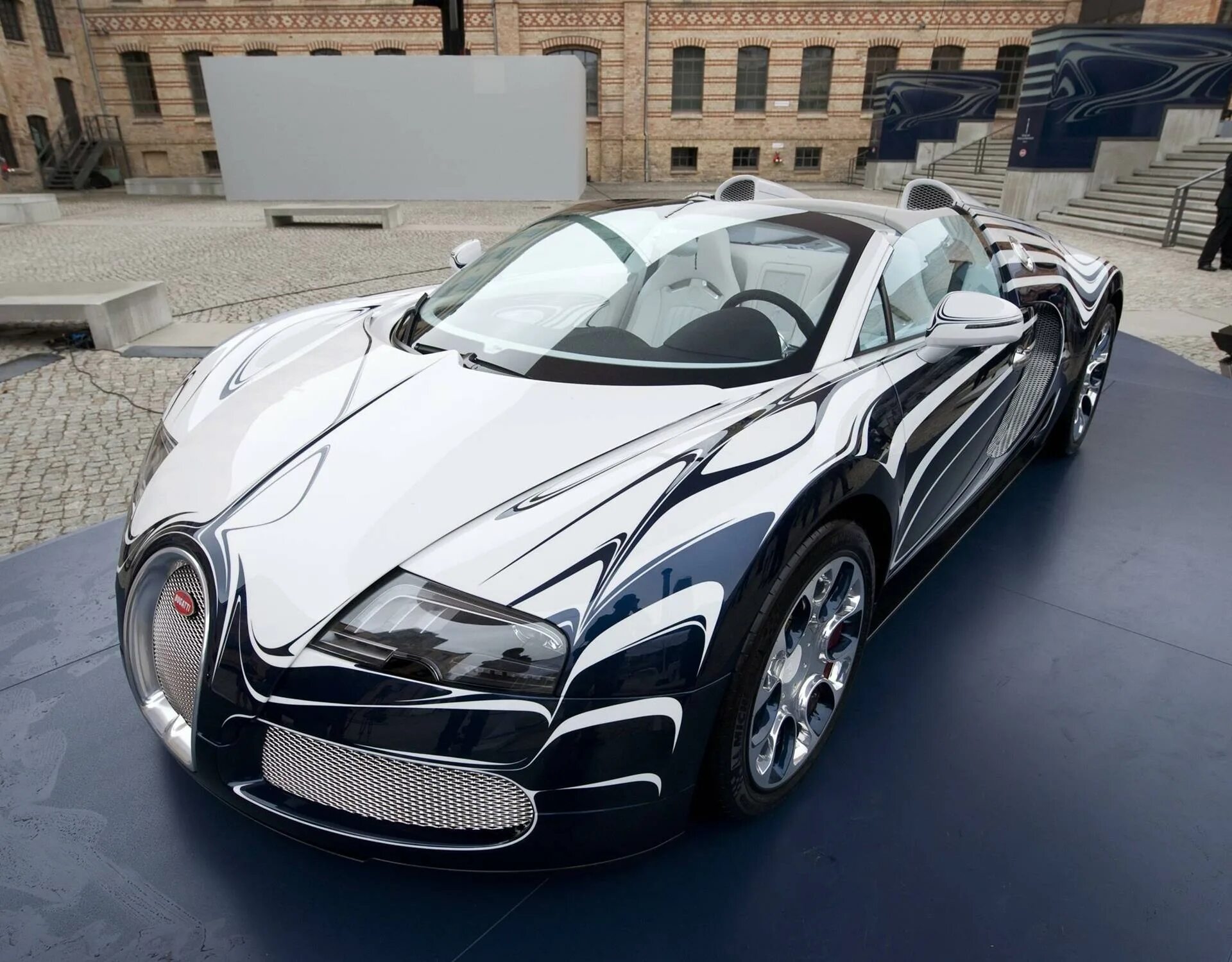 Бугатти bugatti la voiture noire. Машина за 1 000 000 рублей. Спорткар до 1 млн. Бугатти чирон. 4 supersport.