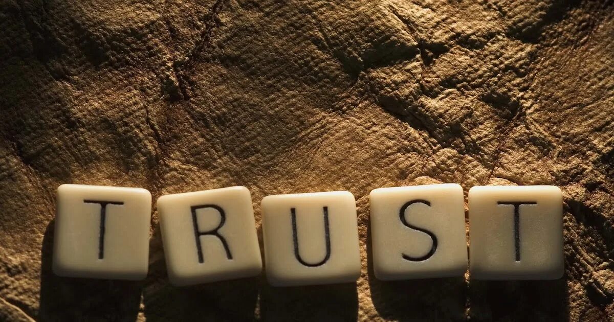 персональный блог. Chevrolet s-10 gmc s-15/sonoma. заработок на фрилансе для начинающих. блог. мужчина с планшетом.