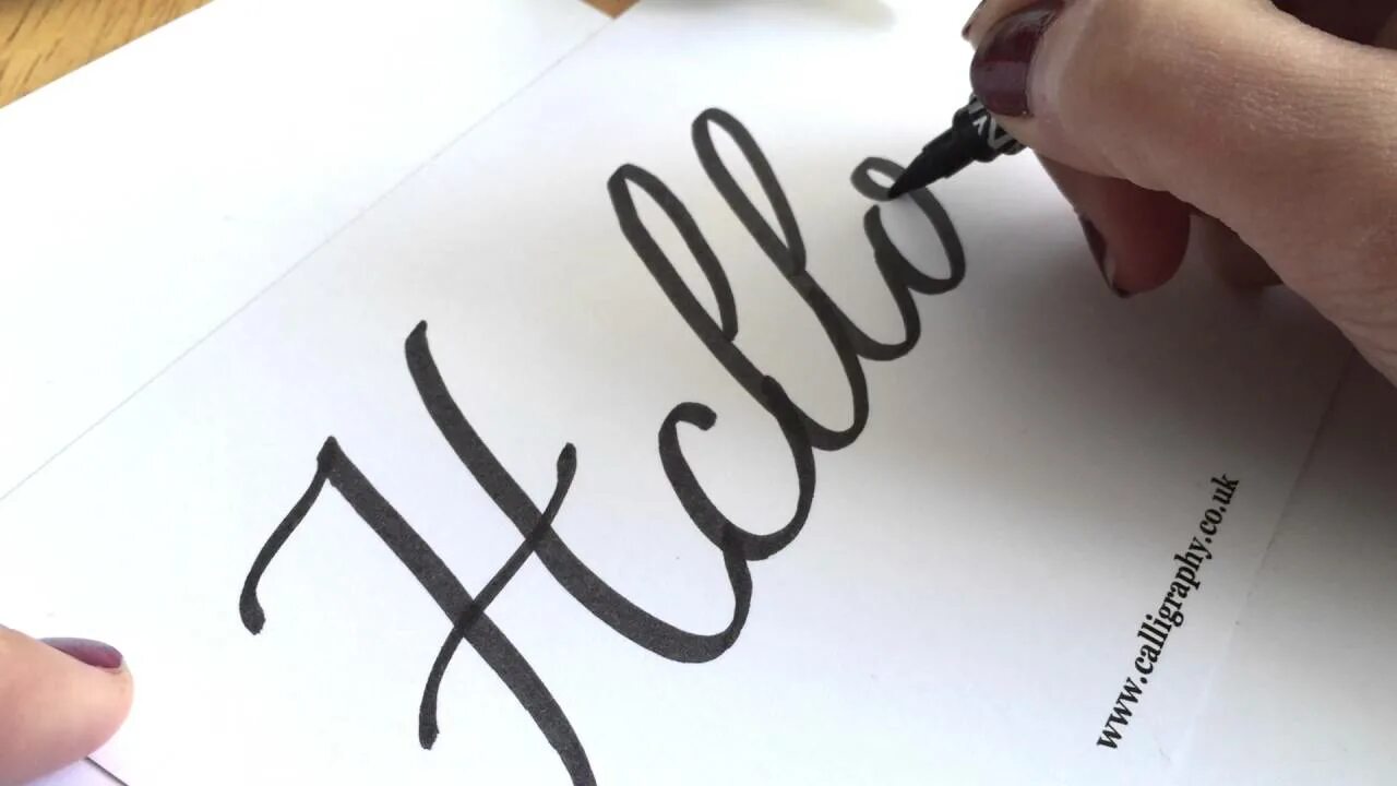 Имя маркером. Каллиграфия маркером для начинающих. Роспись маркером. Каллиграфический почерк маркером. Красивый почерк маркером.