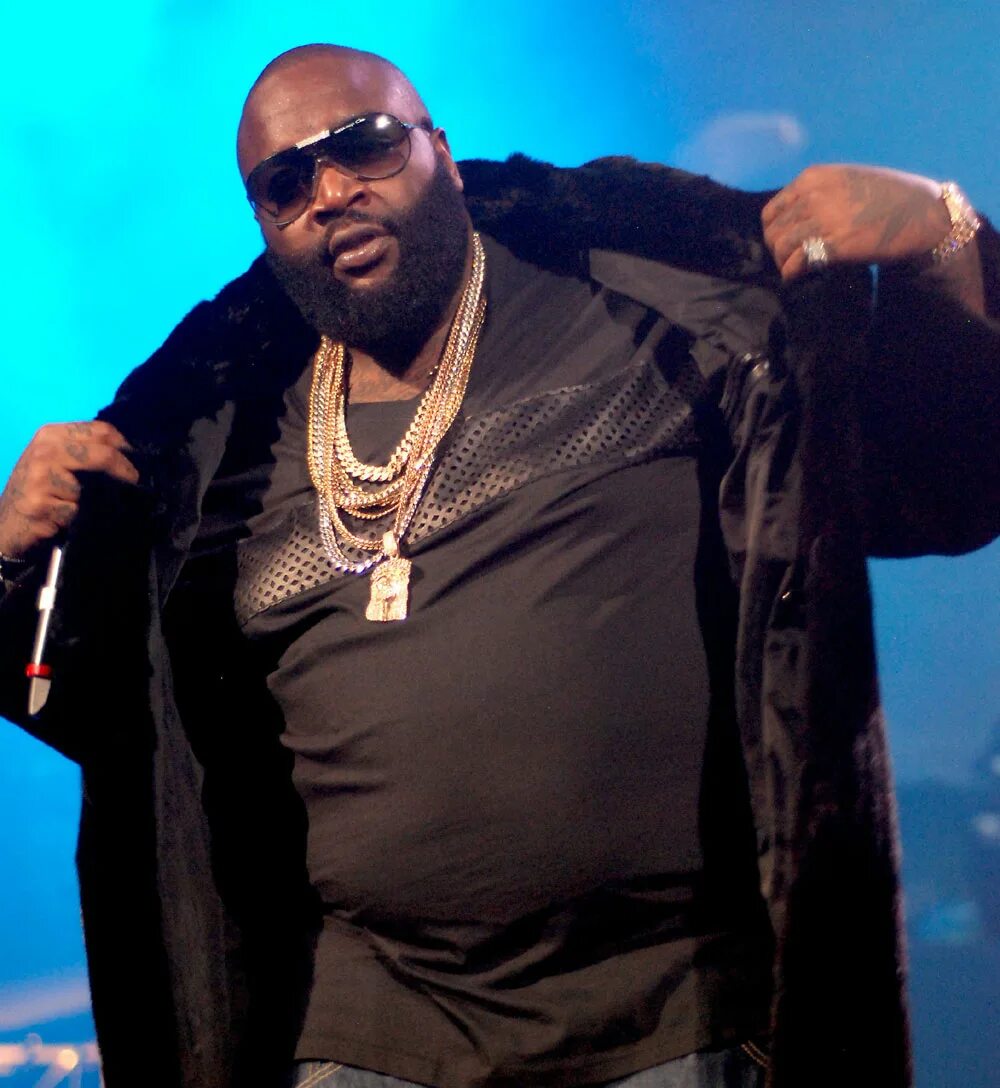 Rick Ross. Рик Росс 2023. Rick Ross цепь. Золотая цепь Rick Ross. Толстая темнокожая