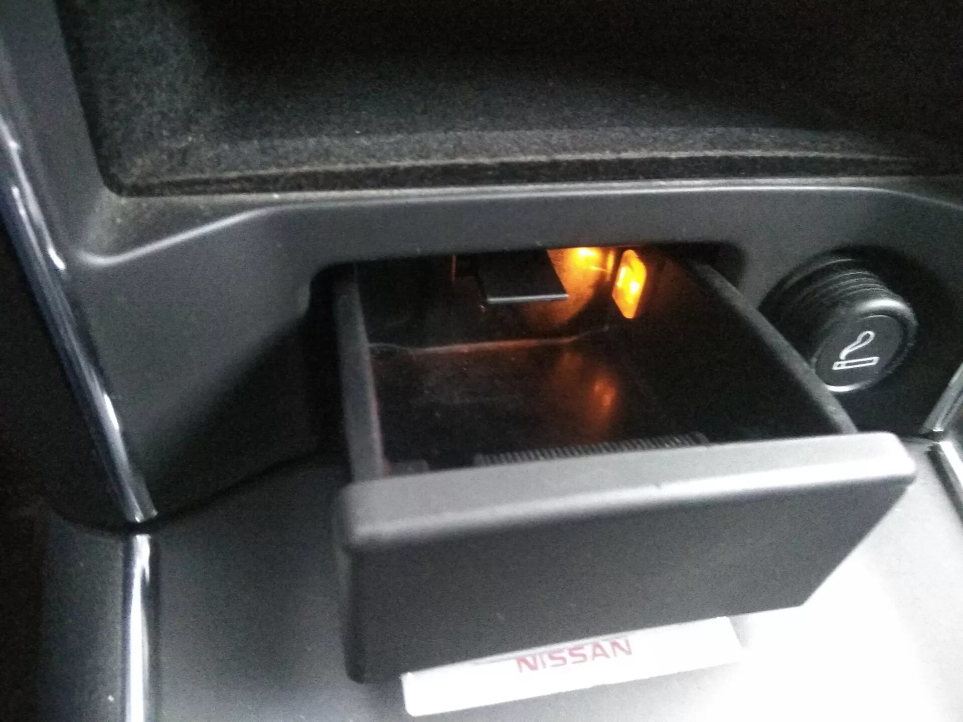 Как заменить лампочку пепельницы Подсветка прикуривателя и пепельницы Mitsubishi Lancer IX, 1,6 л, 2007 года эл