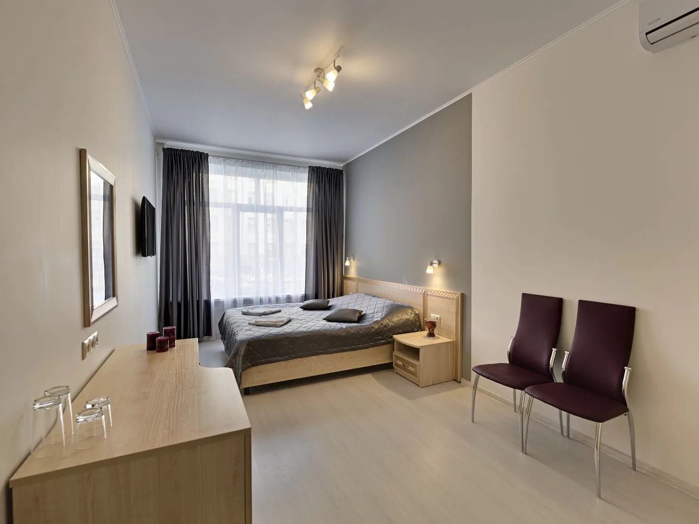 Спальня в недорогой гостинице. Миррос отель москва кремль, москва. Жилье москва гостиницы. Апарт отель москва 3 звезды. Жилье москва гостиницы.