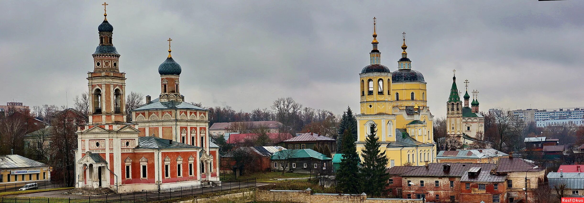 Серпуховский Кремль. Кремль города Серпухова. Панорамы Серпухов Кремль. Стена Серпуховского Кремля Серпухов.