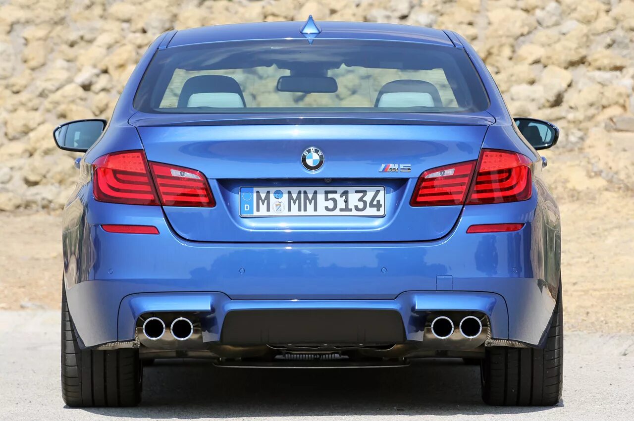 М5 зад. БМВ m5 f10. BMW m5 2013. BMW m5 f10 зад. BMW m5 2012.