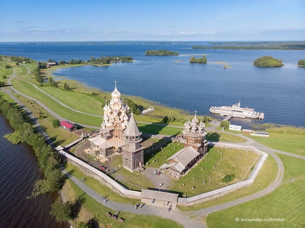 Кижи музей-заповедник. Кижи Карелия. Остров Кижи. Онежское озеро остров Кижи.