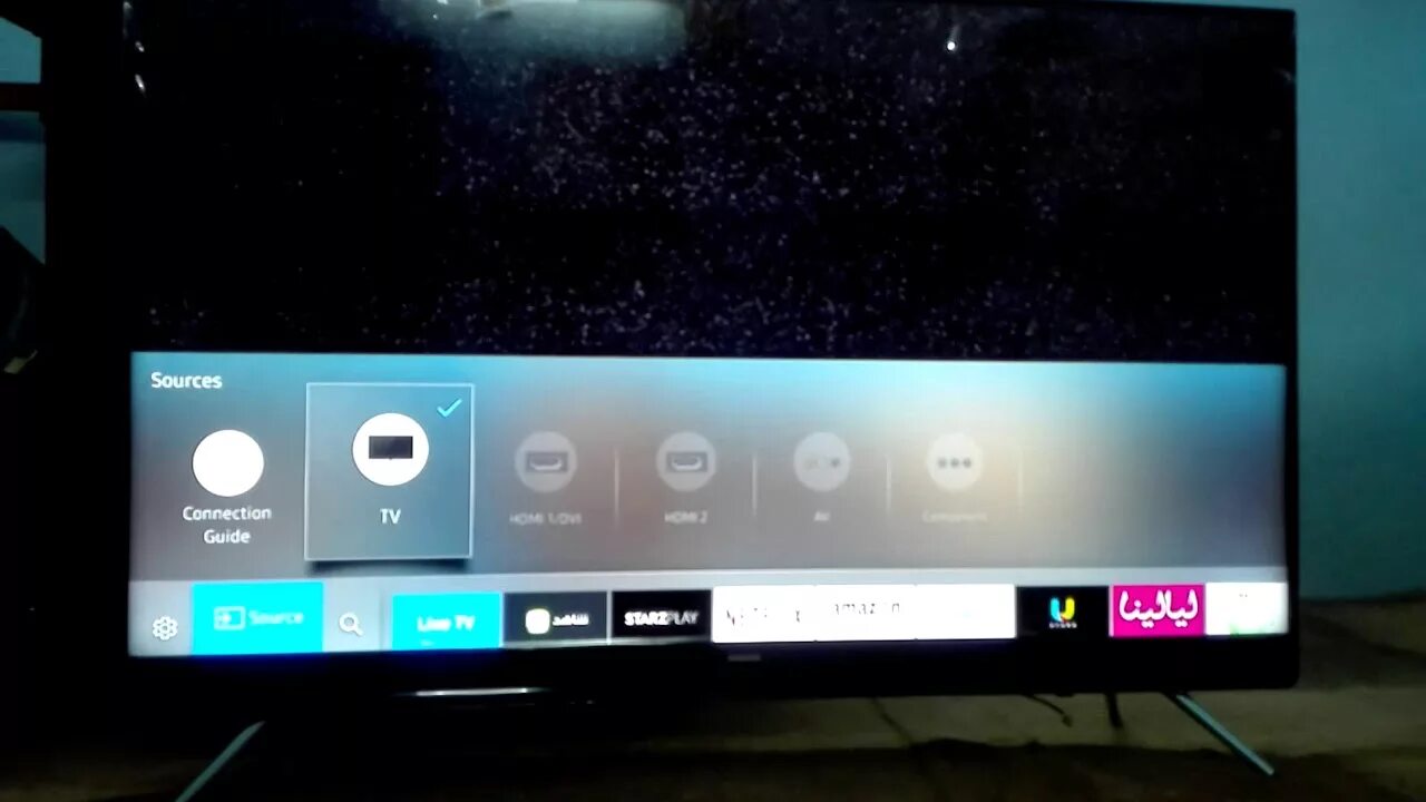 Samsung телевизор черный экран Smart Hub TV Tizen. Экран смарт ТВ самсунг. Источник на телевизоре самсунг. Samsung Smart TV источник. Samsung трансляция с телефона