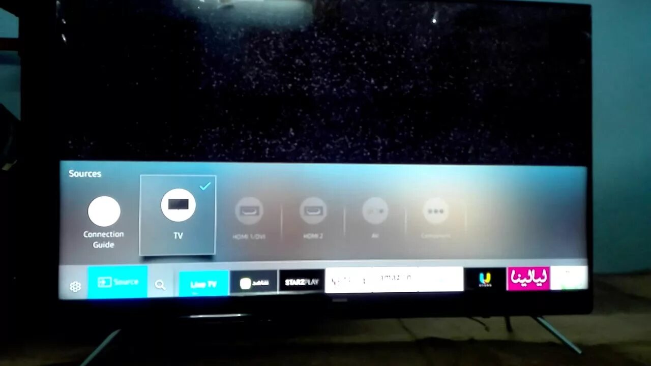 Как включить трансляцию на телевизор самсунг. Samsung телевизор черный экран Smart Hub TV Tizen. Экран смарт ТВ самсунг. Источник на телевизоре самсунг. Samsung Smart TV источник.