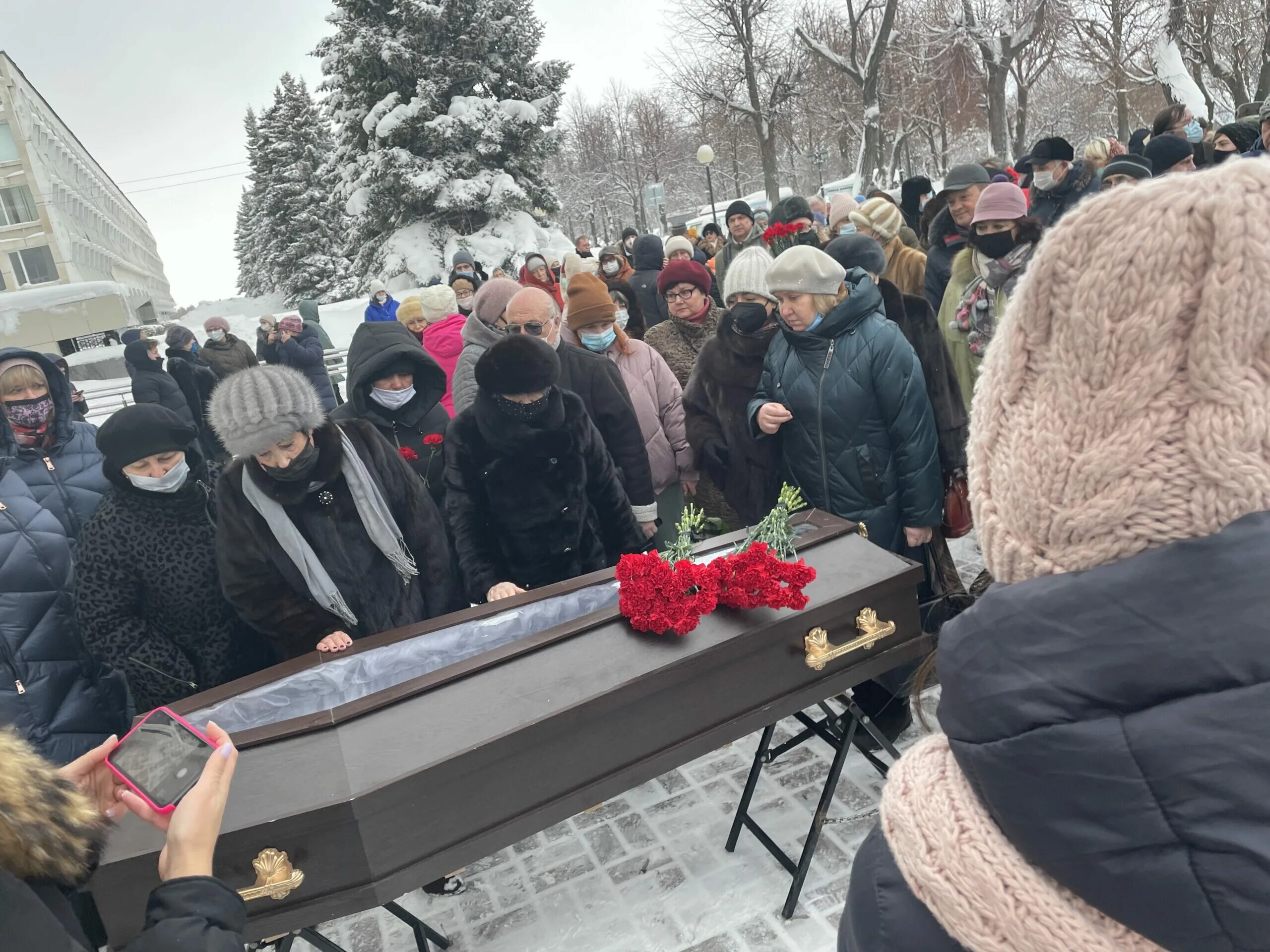 Похороны погибших в крокусе сегодня. Прощание с Сергеем Петровым Ульяновск.
