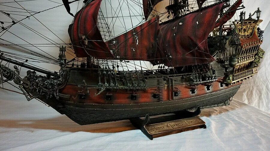 Месть королевы анны. Месть королевы анны пираты карибского моря. Фрегат месть королевы анны. Месть королевы анны пираты карибского моря. Модель корабля месть королевы анны.