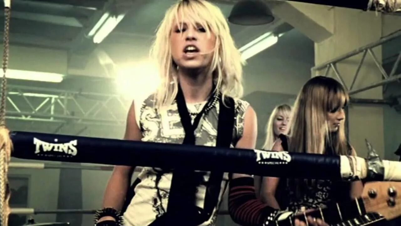 Vanilla ninja группа фото. Vanilla ninja эстонский музыкальный коллектив. Vanilla ninja tough enough. Пирет ярвис. Ванильный ниндзя группа.