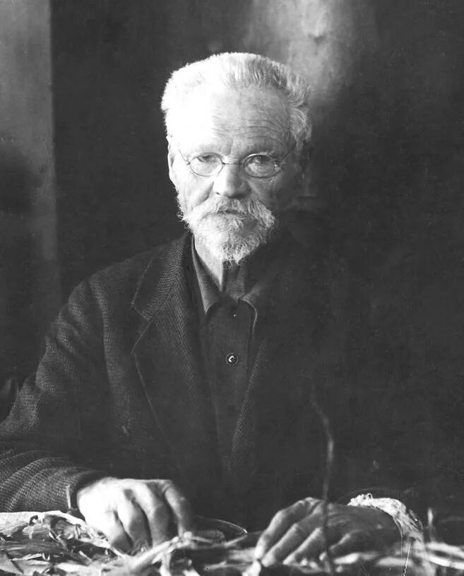 Николай константинович булычев. Ученый. Ученые земляки. Знаменитые люди которые жили в кишинёве. Вячеслав муханов космолог.