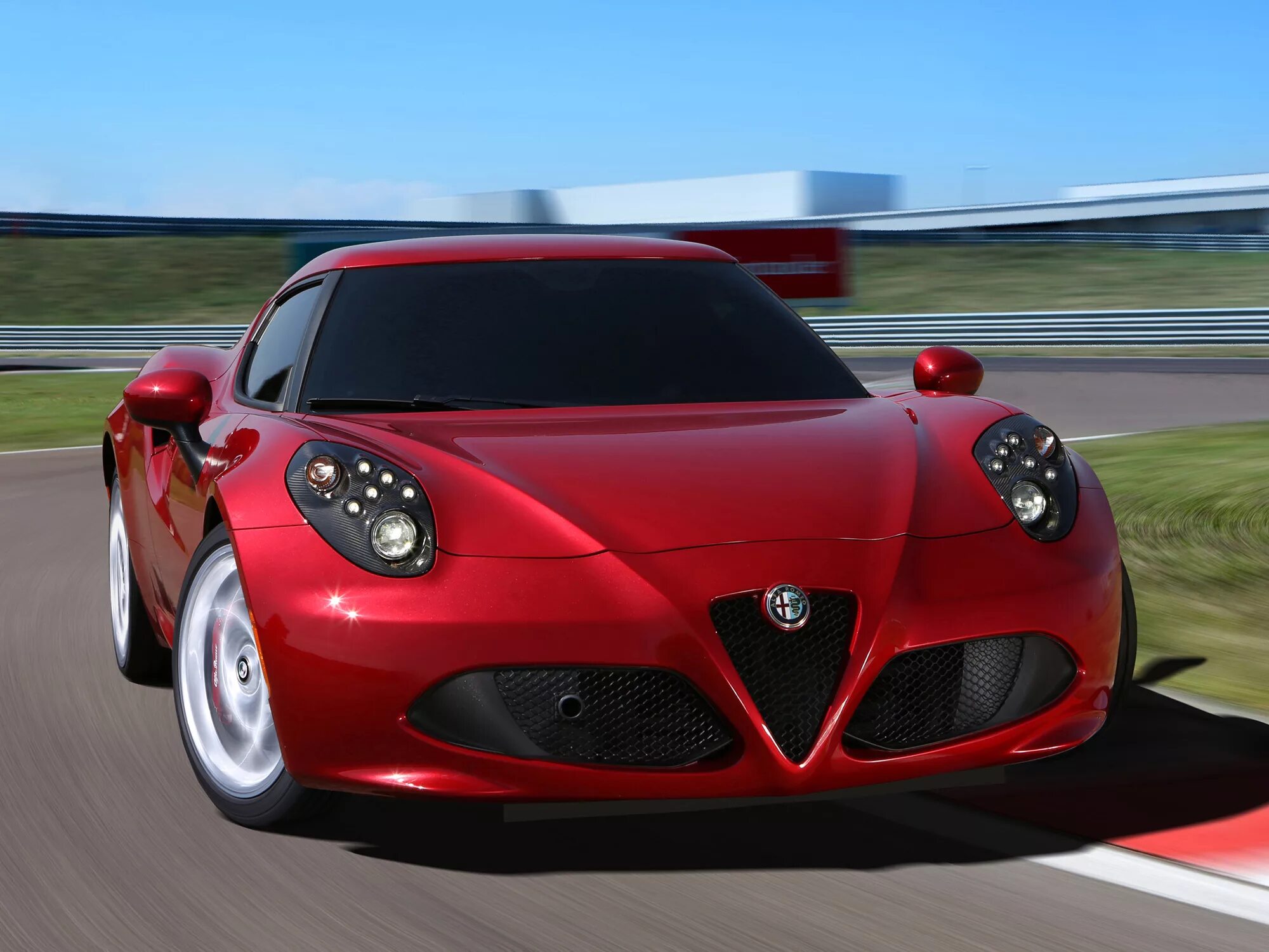 Альфа ромео трейлер. Alfa Romeo 4c. Alfa Romeo 4c 2013. 2014 Alfa Romeo 4c. Альфа Ромео спорткар 4с.