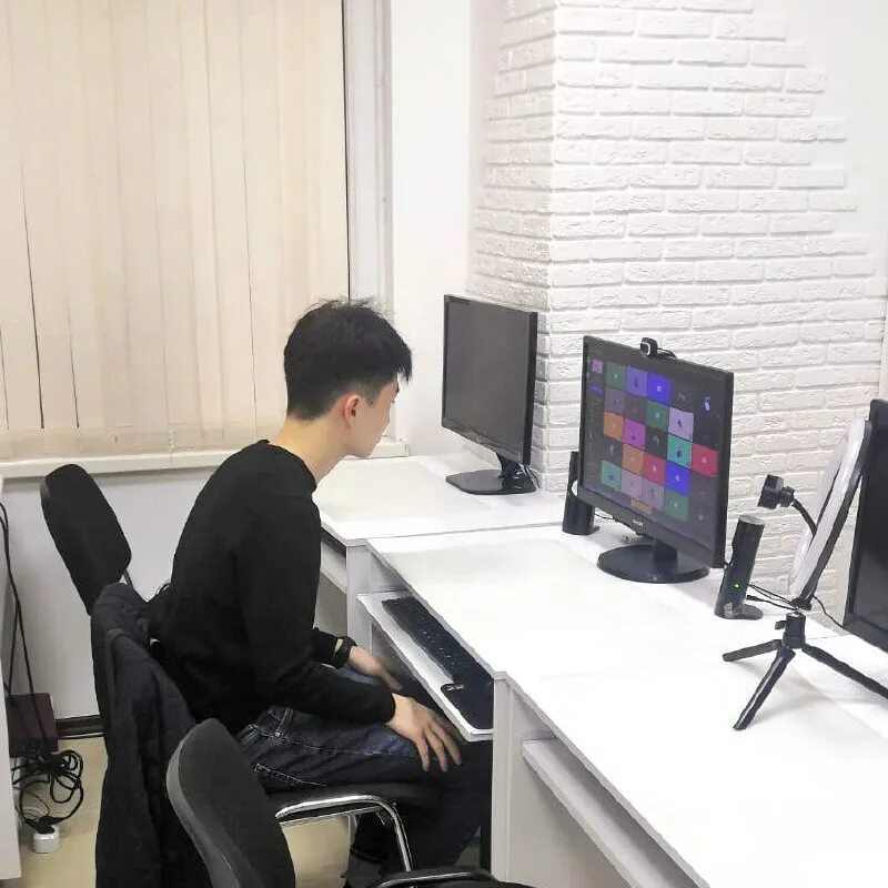 Институт фундаментальных наук кемгу инстаграм. Первая интерактивная доска 1991. Центр дополнительного образования просвещение. Datamatrix ролик. Интерактивная доска для презентаций.