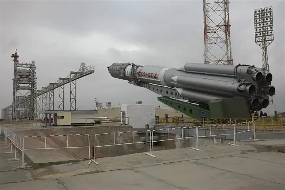 Стартовый комплекс союз байконур. Пусковая площадка байконур. Байконур протон. Космическая ракета. Пусковая площадка байконур.