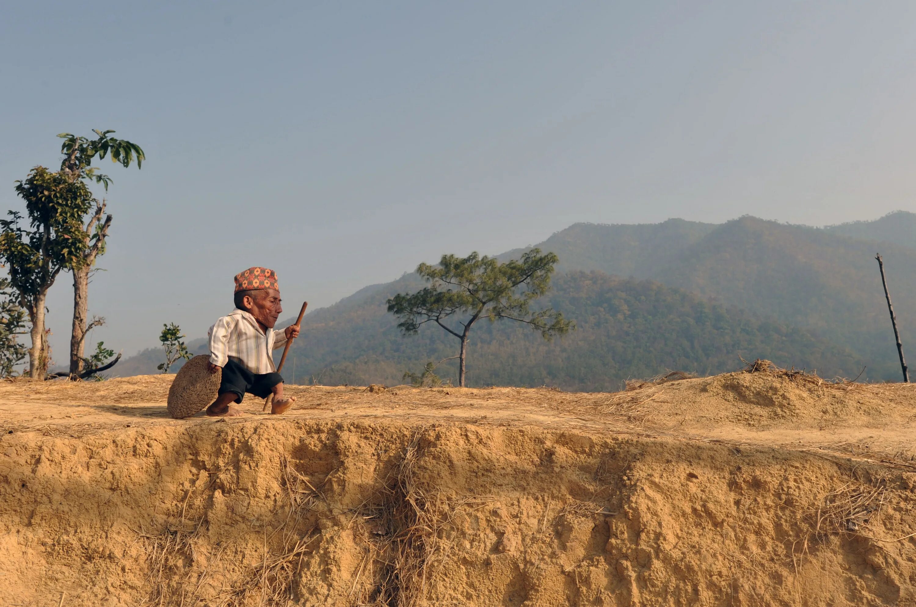 Самого 1 человека на планете. Самый маленький человек в мире Чандра Бахадур Данги. Чандра Бахадур Данги из Непала. Чандра Бахадур Данги рост. Чандра Бахадур Данги вес.