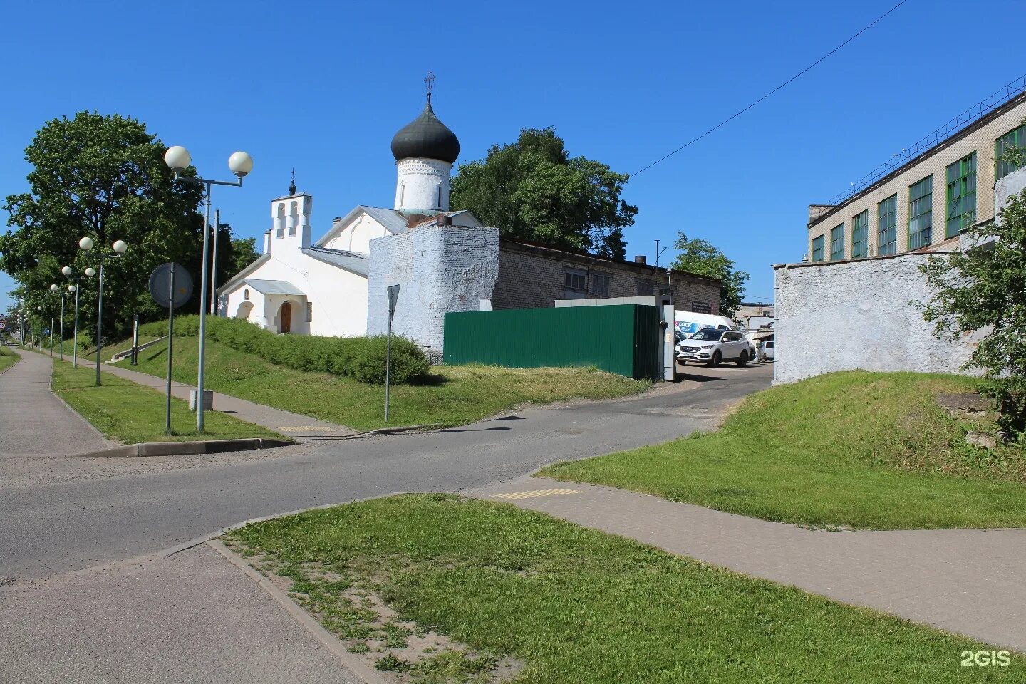 Псков достопримечательности. Торговый комплекс рижский, псков. Рижский проспект 100 псков. Лагерь дулаг 100 порхов. 100 в пскове.
