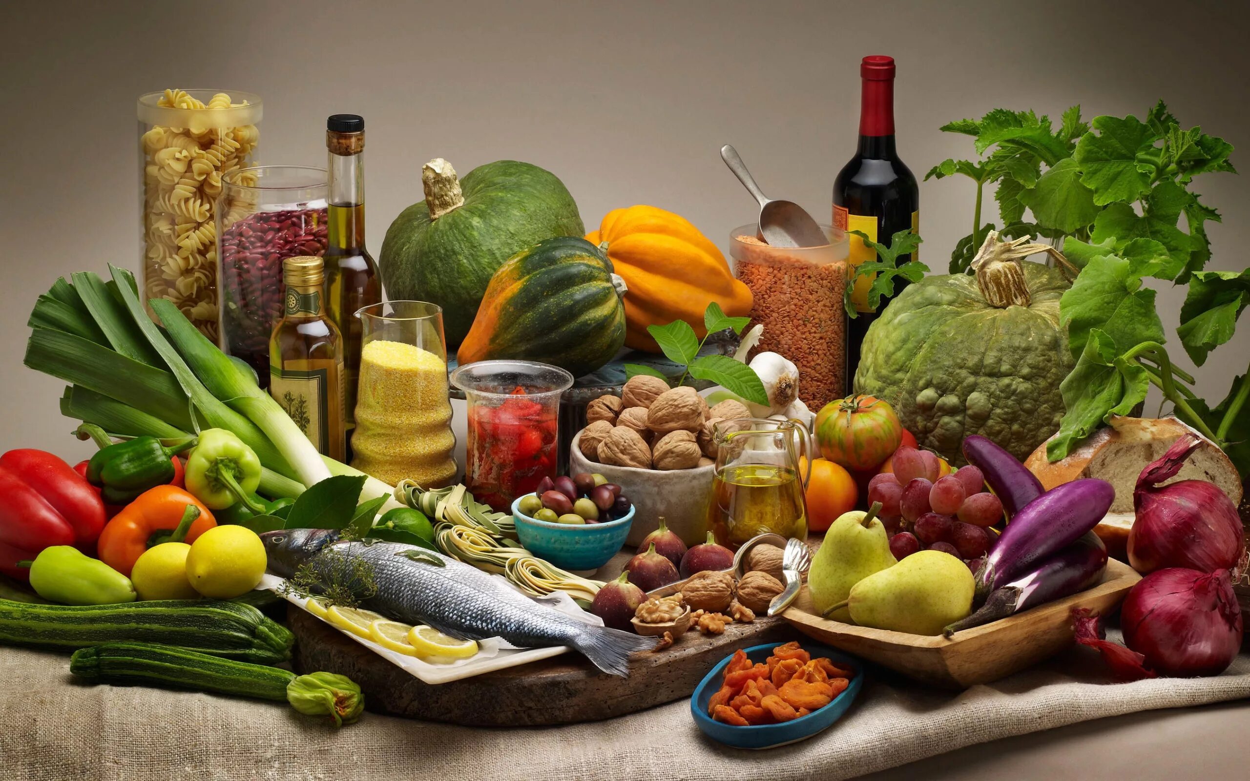 Изобилие еды. Продукты питания. Здоровое питание. Красивые продукты. Здоровое питание овощи и фрукты.