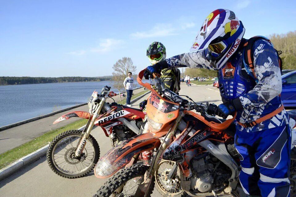 Мотокросс. Эндуро гонщик камушкин. Джарвис эндуро. Мотокросс. Джонни волкер эндуро.