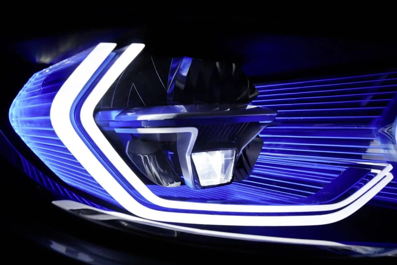 Лазерные фары bmw. BMW m4 Concept iconic Lights. Лазерные фары BMW Laserlight. BMW x5 лазерная оптика. Лазерные фары БМВ m4.