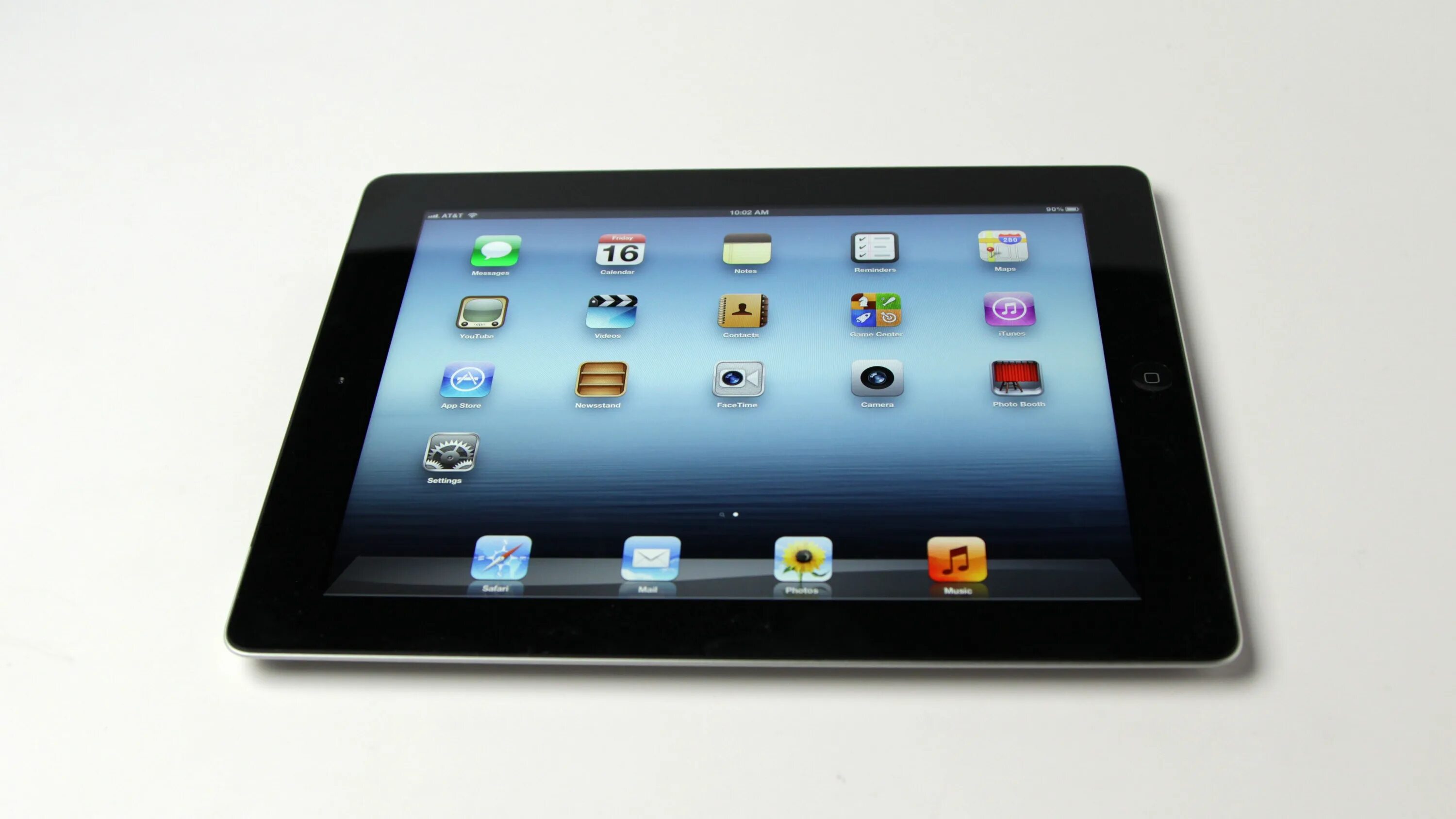 Покажи красивые планшеты. Apple IPAD 2012. IPAD 3 2012. Планшет айпад 2012. Планшет от Эппл 2012.