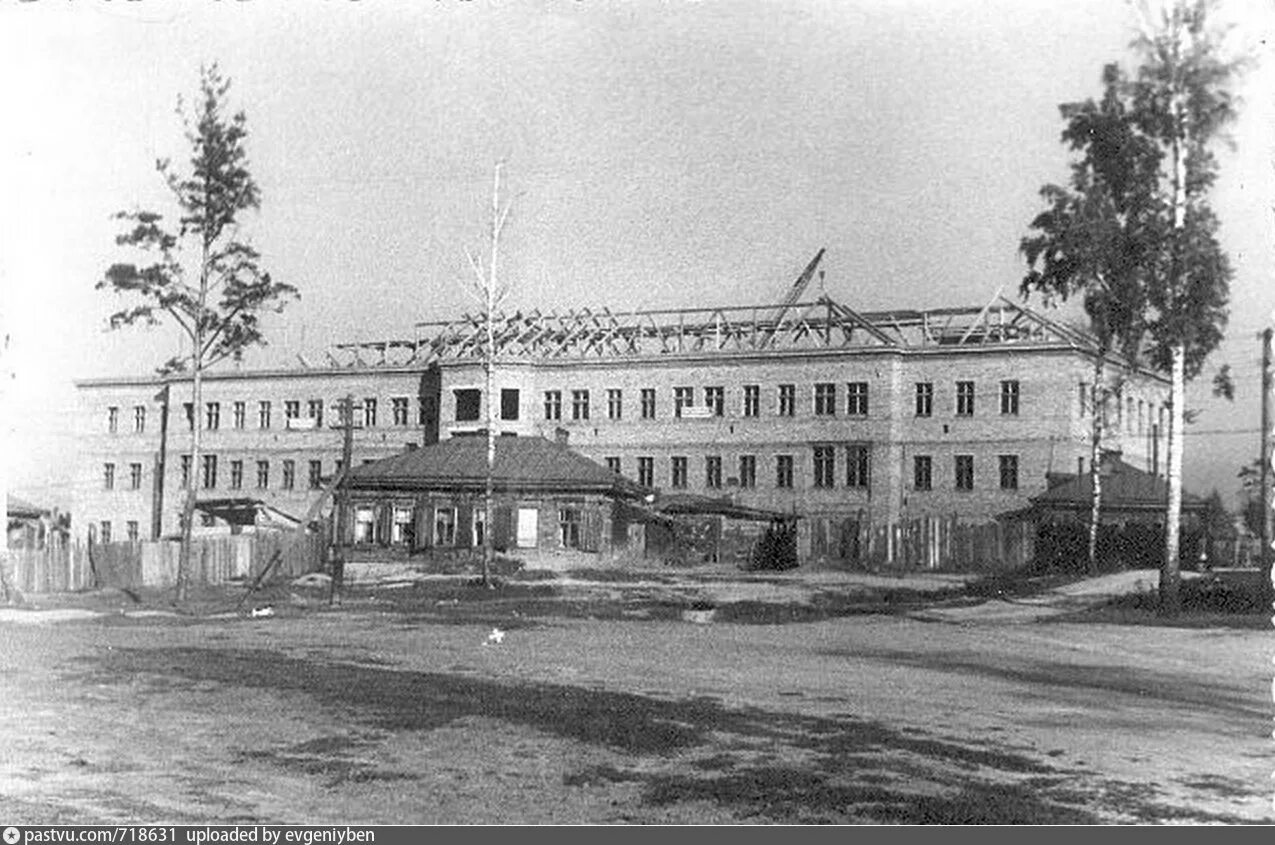 Дорожная больница Новосибирск. Больница Советской постройки. Больницы Советской постройки 50 годов. Речицкая участковая больница.