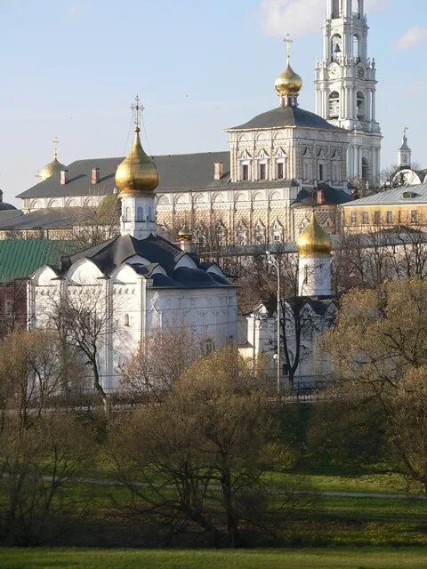 Сергиев посад достопримечательности троице сергиева лавра. Лаврская площадь сергиев посад. Троице-сергиева лавра магазин. Сергиев посад новый год куда сходить. Отзывы отель посадский сергиев посад.