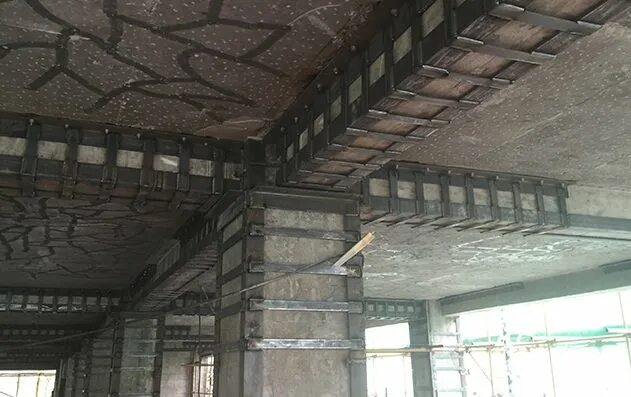 Балка ригель перекрытия. Перекрытие по стальным балкам швеллер. Балка ригель перекрытия. Стальные балки перекрытия. Бетонная балка ригель.