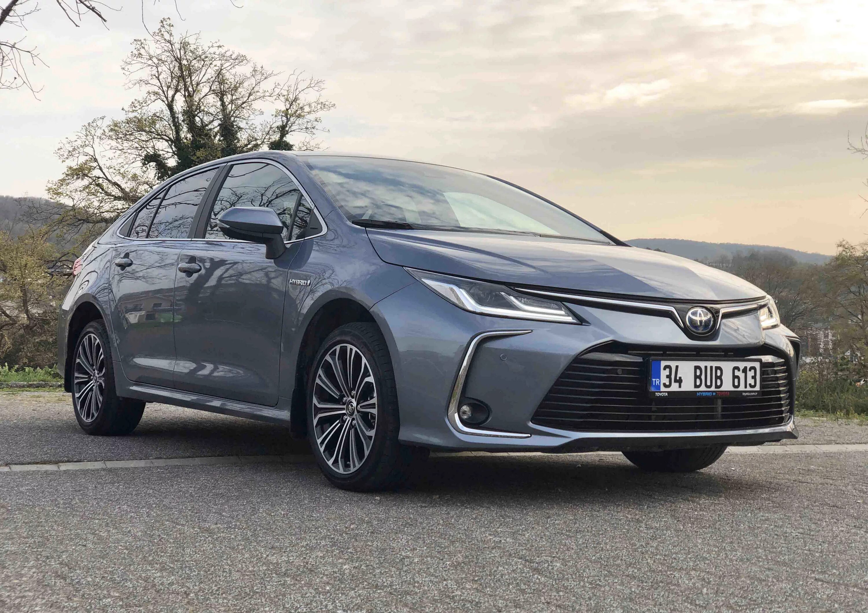 Toyota Corolla 2019 Hybrid. Тойота Королла гибрид 2019. Тойота Королла 2019 1.8. Toyota Corolla 2021 хэтчбек. Corolla гибрид