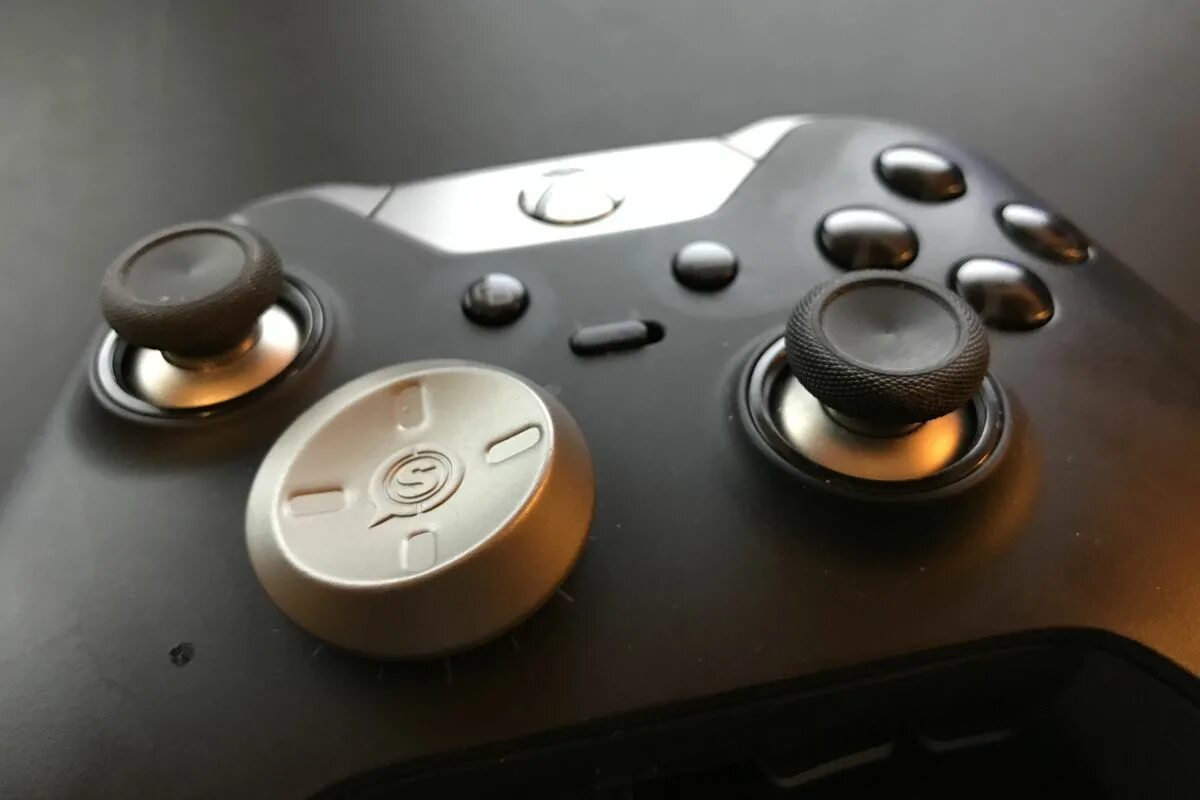 Джойстик elite. Xbox Elite Controller v1. Геймпад Xbox Elite 1. Геймпад Xbox one Controller v3 v2 v1. Xbox 360 Gamepad Mod.