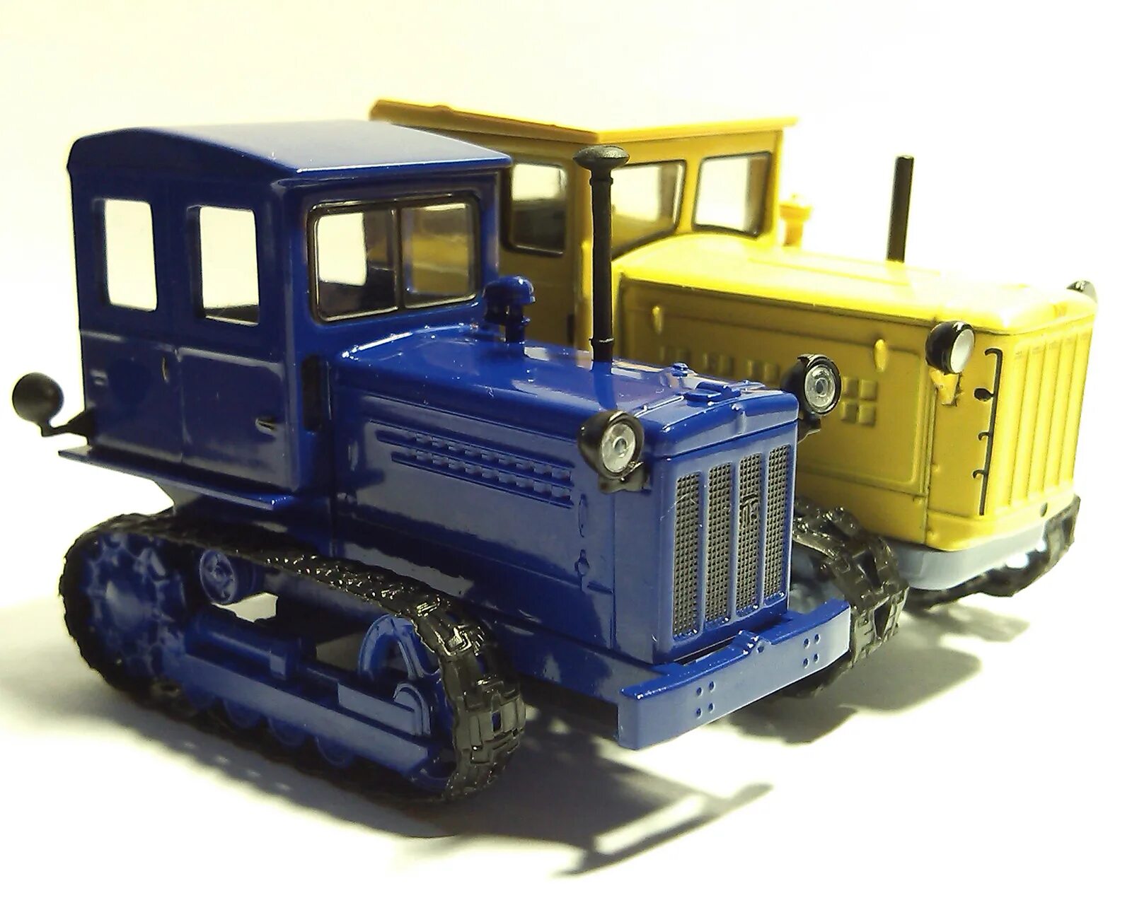 гусеничный трактор кд 35. гусеничный трактор кд 35. кд-35 трактор. трактор кд 35. трактор кд 35.