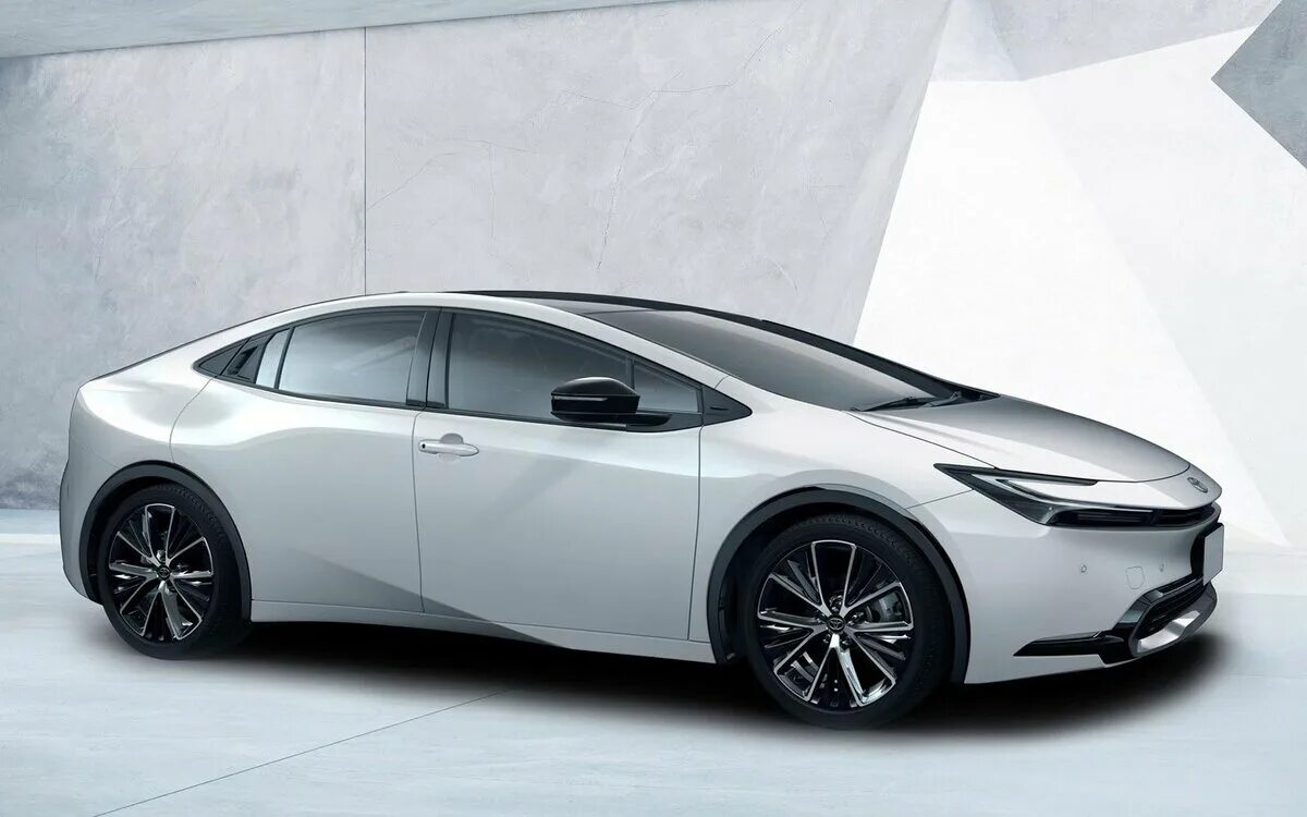 Prius 2023. Toyota Prius 2023. Toyota Prius 2022. Toyota Prius 2024. Новые тойоты в россии 2024