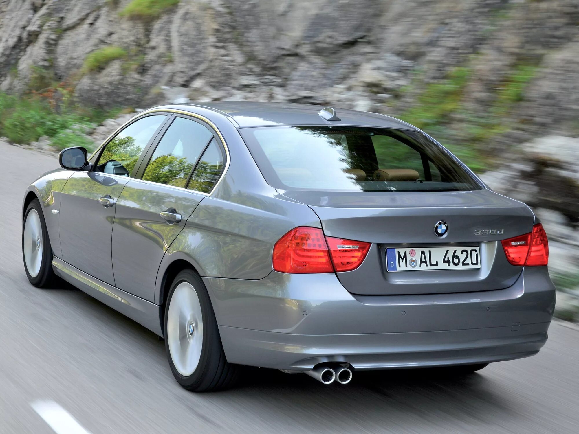 Bmw 3 задний. BMW 3 e90. BMW 3 (e90/e91). БМВ 3 е90 Рестайлинг. BMW e90 Рестайлинг.