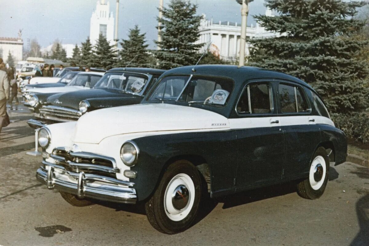 Фото старых машин ссср Москвичу" - 90 лет. Вспоминаем все культовые модели :: Autonews