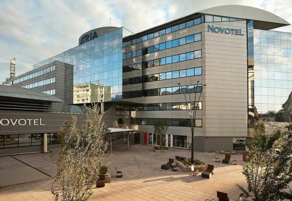 Новотель зал париж. Отель novotel. Novotel peace. Novotel beijing peace. Новотель шереметьево.