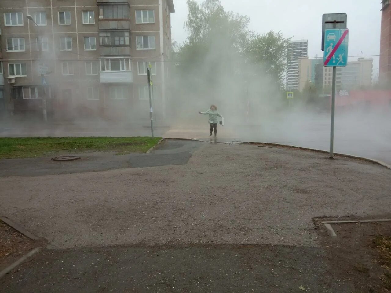 Сочи затопило 2022. Кран с водой. 16 июля включили воду. 16 июля включили воду. 16 июля включили воду.